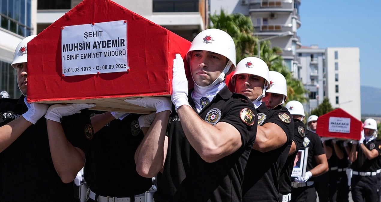 izmir sehitlerine son veda KG2UeXks