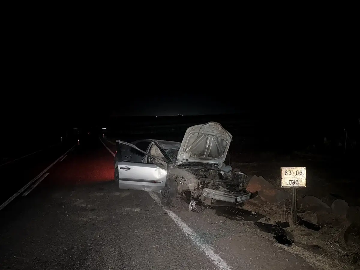 siverekte otomobil devrildi 2 yarali ndgZiMgj