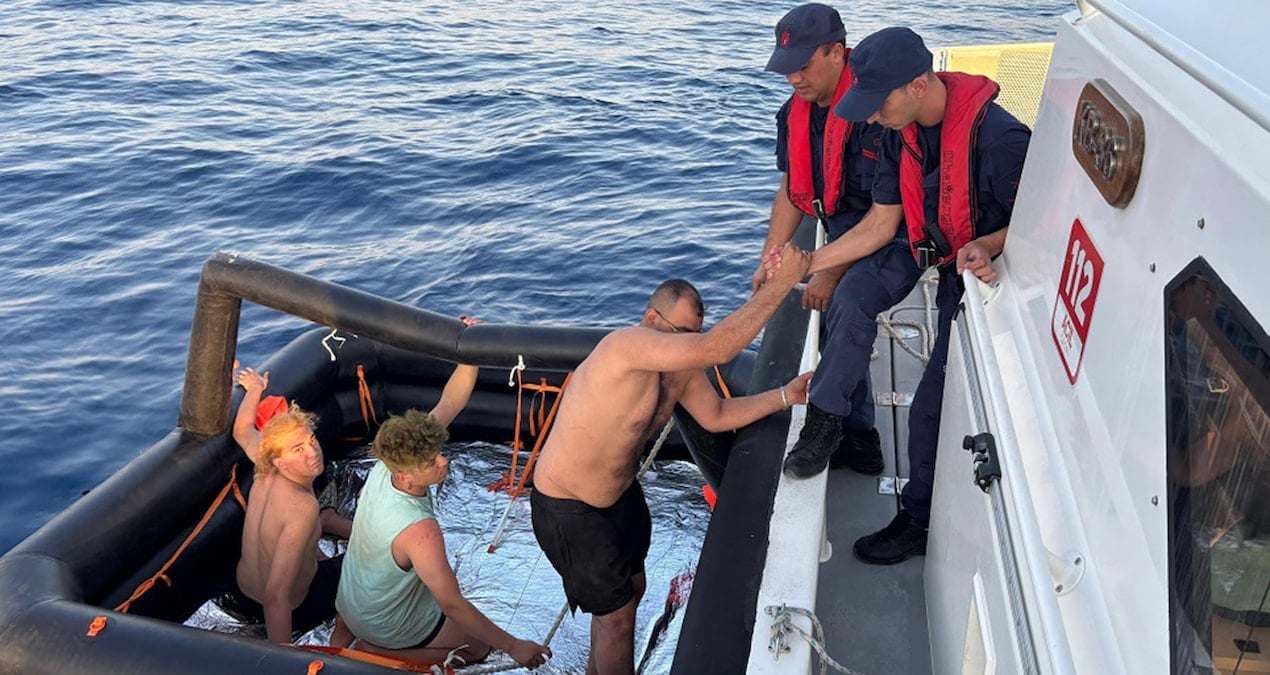 yunan ekipleri gocmenleri cirilciplak olume terk etti hwICU9jZ