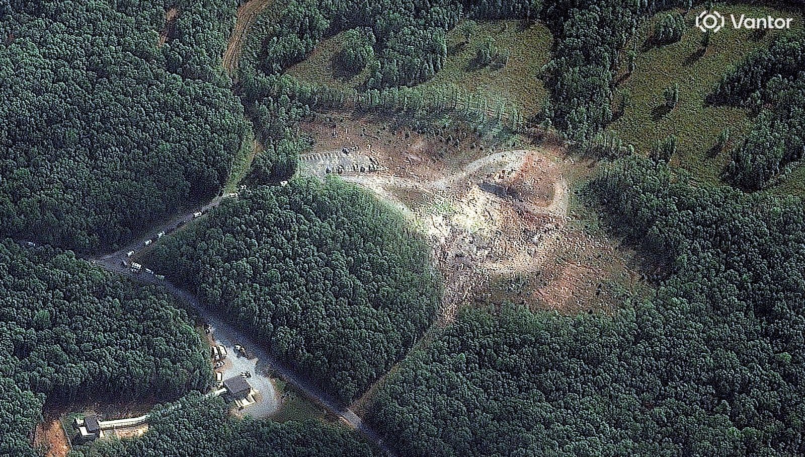 16 kisi oldu bina yok oldu abddeki patlamanin boyutu uydu goruntulerinde QMOVb8PN.jpg