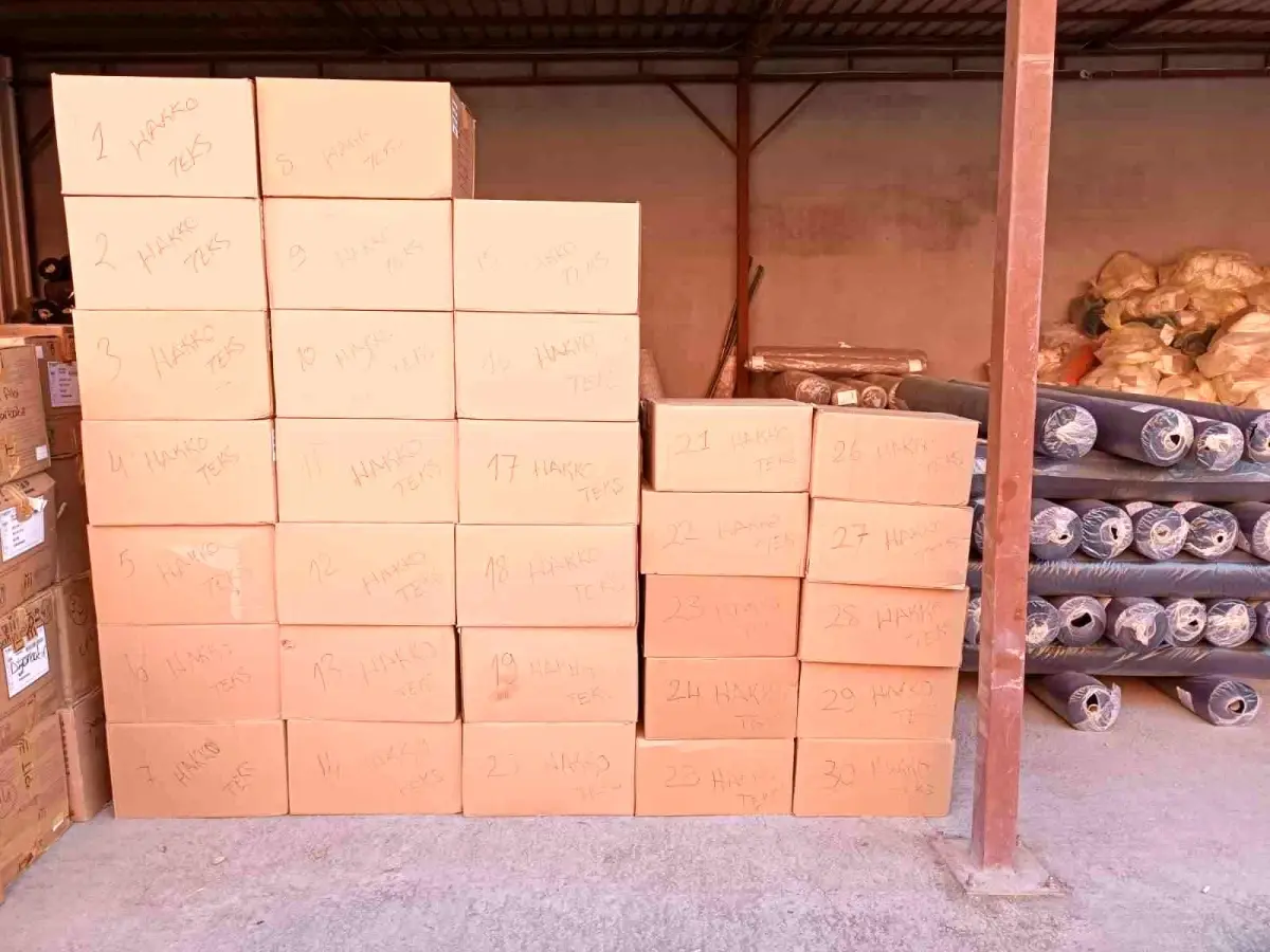 diyarbakirda hayirseverlerden ogrencilere 300 cift ayakkabi OBMnehtT.jpg