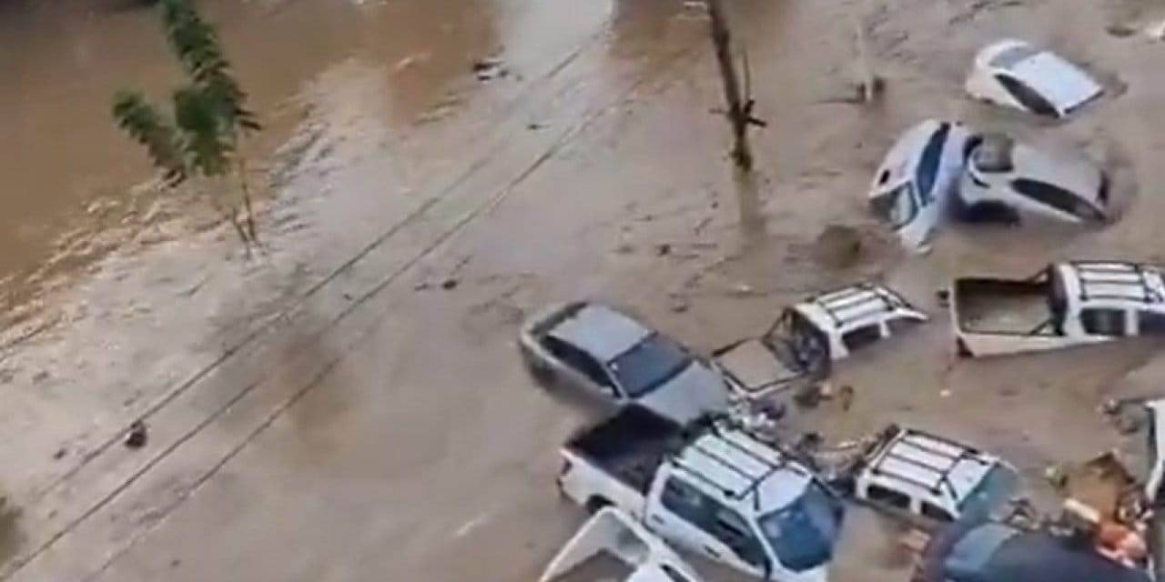 meksikadaki sel felaketinde can kaybi 42ye cikti mIAqjhU9.jpg