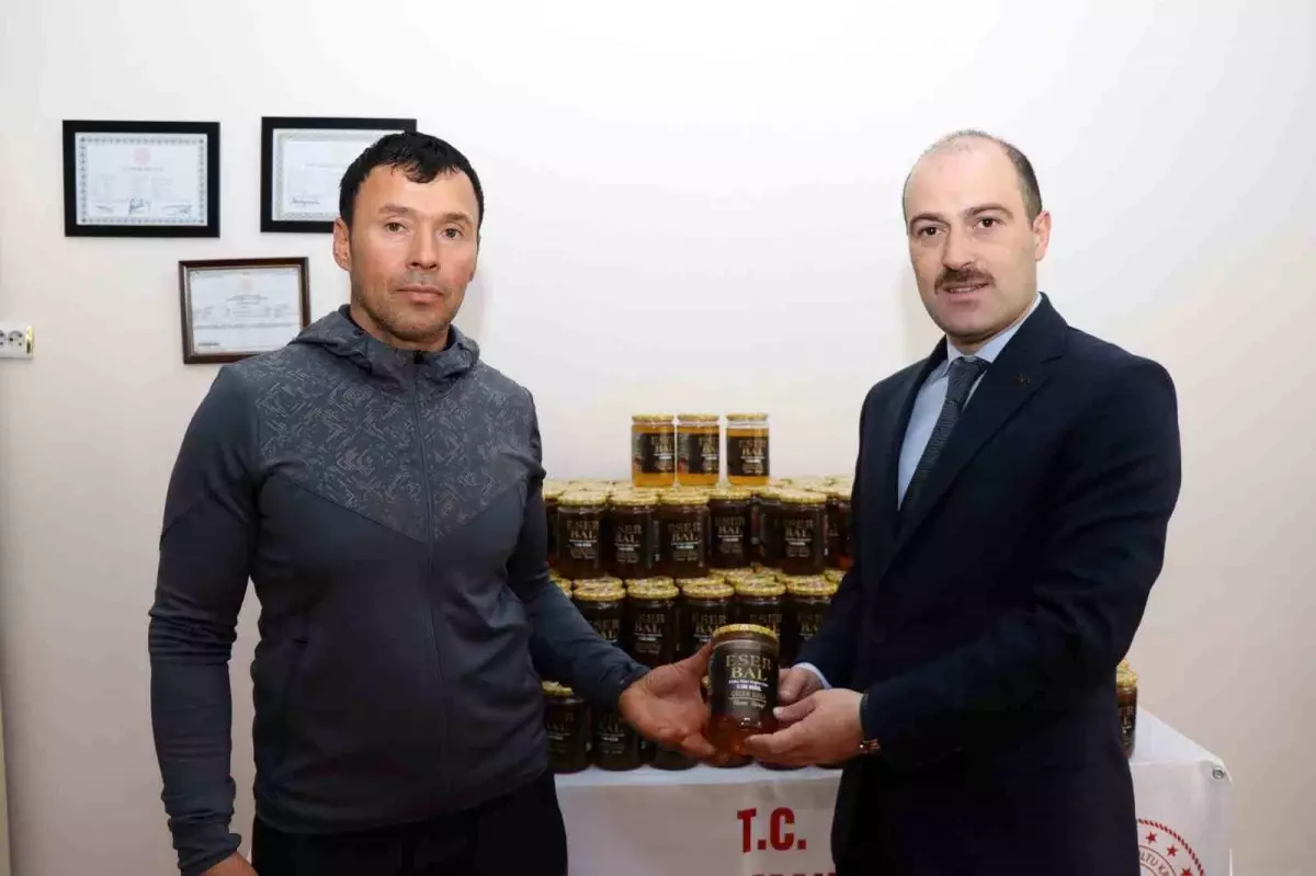 organik bal ureticisinden ihtiyac sahiplerine bagis 1MkrIJEX.jpg