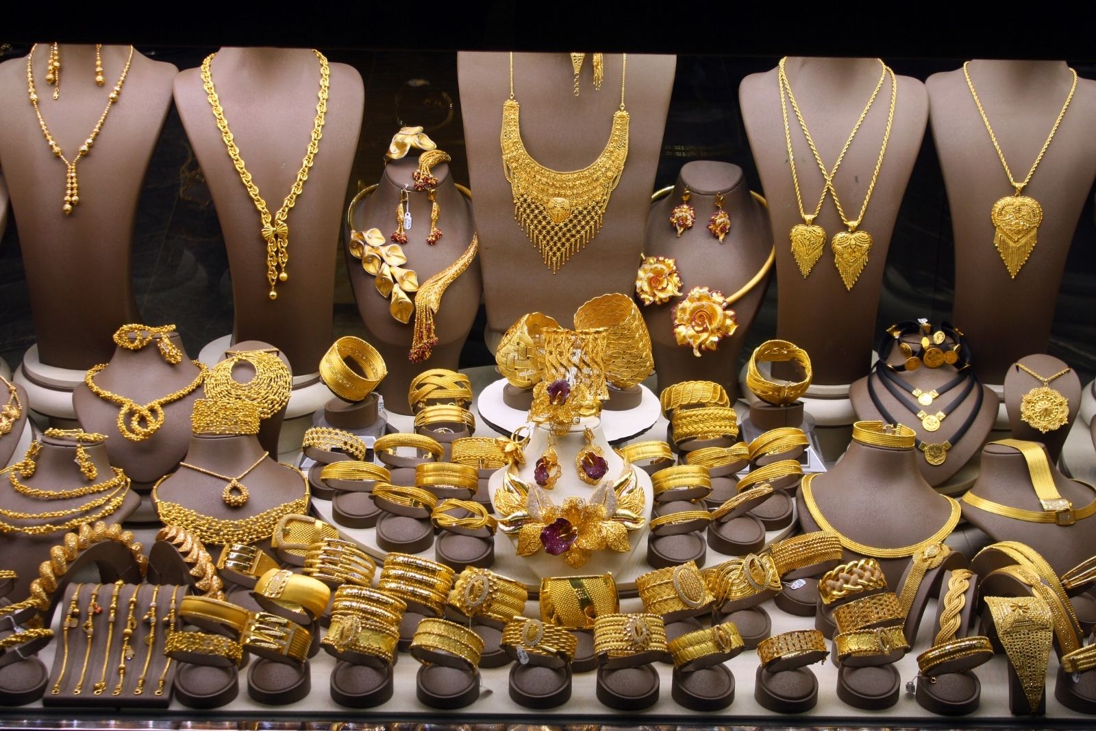 altin gune yukselisle basladi grami 5 bin 368 liradan islem goruyor JADd1Zbs.jpg