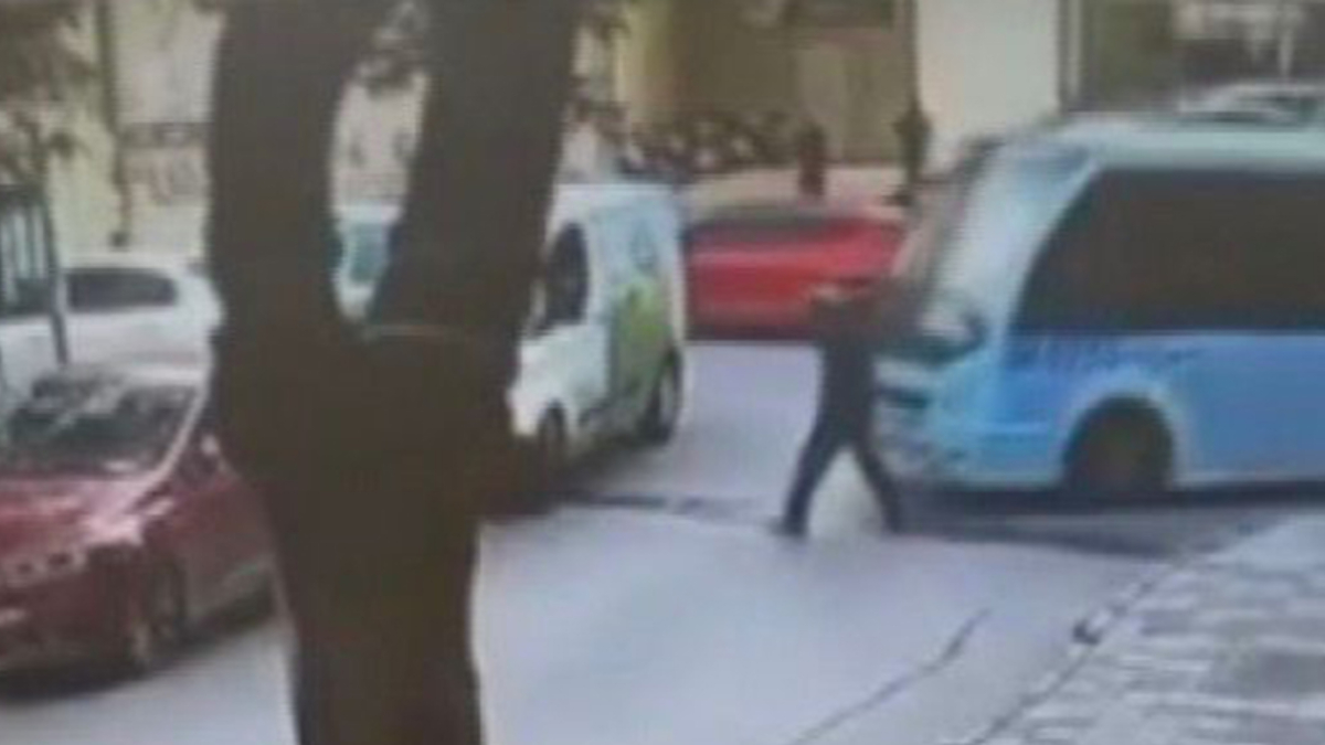 istanbul maltepede yayaya minibus carpti w4MU3ZTS.jpg