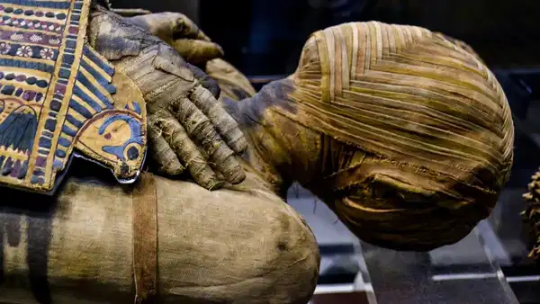 misir-mumyasinin-icinden-truva-destani-cikti-3xKM8v6y